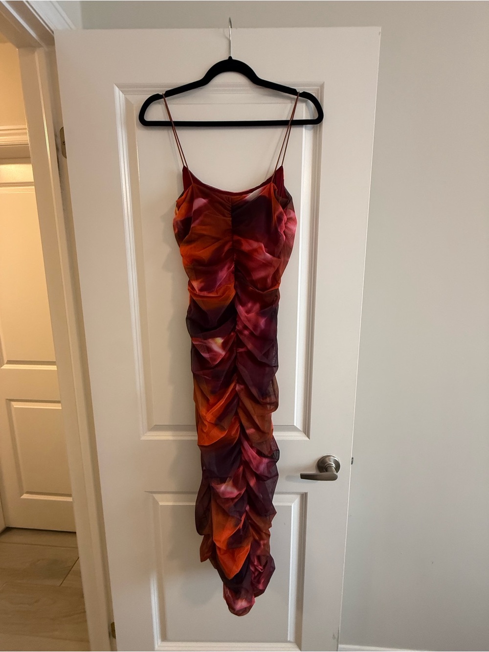 Fashion Nova Ruched Midi Dress in Red-Orange Print - Picture 5 of 5